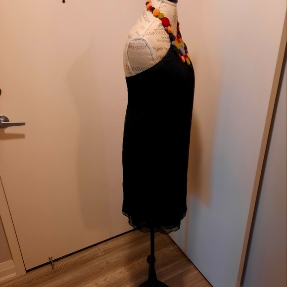 Halter style cocktail dress - Picture 2 of 3